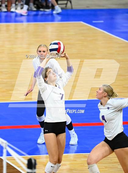 Thumbnail 2 in Thompson Valley vs. Lutheran (CHSAA 4A State Final) photogallery.