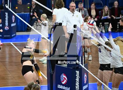 Thumbnail 2 in Thompson Valley vs. Lutheran (CHSAA 4A State Final) photogallery.