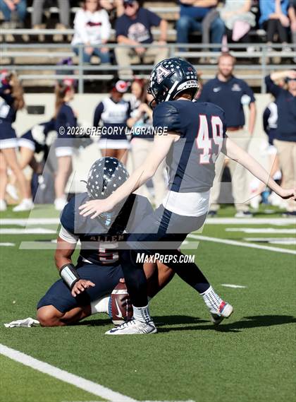 Thumbnail 1 in North Crowley vs Allen (UIL 6A Football Regional Quarterfinals) photogallery.