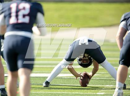 Thumbnail 3 in North Crowley vs Allen (UIL 6A Football Regional Quarterfinals) photogallery.