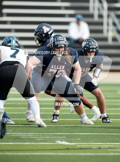 Thumbnail 2 in North Crowley vs Allen (UIL 6A Football Regional Quarterfinals) photogallery.