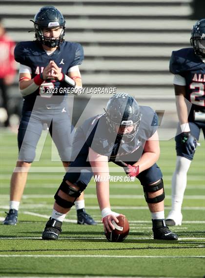 Thumbnail 2 in North Crowley vs Allen (UIL 6A Football Regional Quarterfinals) photogallery.