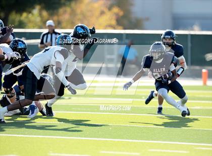 Thumbnail 3 in North Crowley vs Allen (UIL 6A Football Regional Quarterfinals) photogallery.