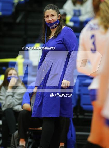 Thumbnail 1 in Paris vs. Hackett (AAA 3A State Final) photogallery.