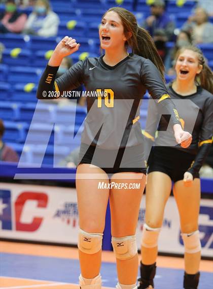 Thumbnail 3 in Paris vs. Hackett (AAA 3A State Final) photogallery.