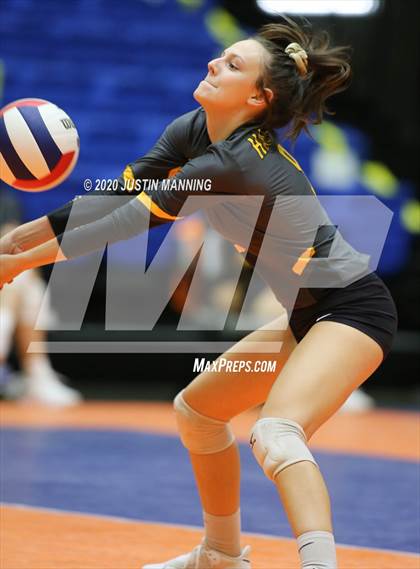 Thumbnail 3 in Paris vs. Hackett (AAA 3A State Final) photogallery.