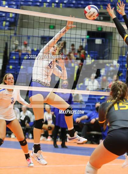 Thumbnail 3 in Paris vs. Hackett (AAA 3A State Final) photogallery.