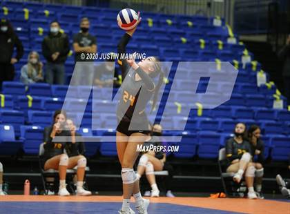 Thumbnail 3 in Paris vs. Hackett (AAA 3A State Final) photogallery.