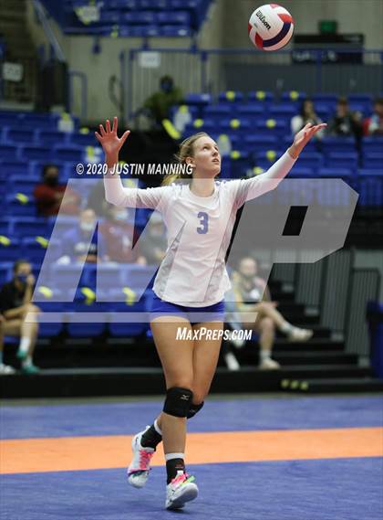 Thumbnail 1 in Paris vs. Hackett (AAA 3A State Final) photogallery.