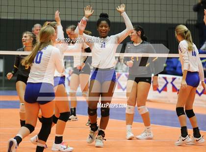 Thumbnail 1 in Paris vs. Hackett (AAA 3A State Final) photogallery.