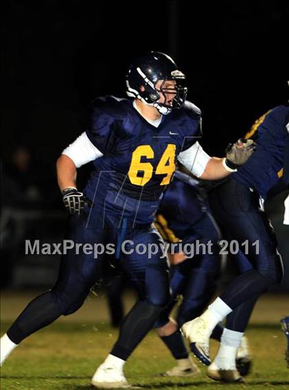 Thumbnail 2 in Arroyo Grande vs. Culver City (CIF SS Western Division Final) photogallery.