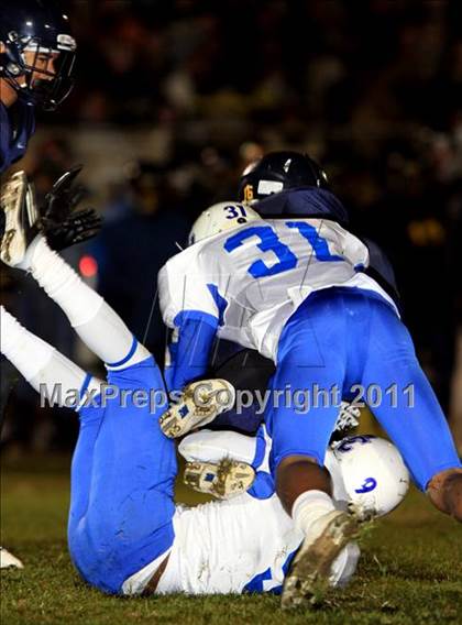 Thumbnail 3 in Arroyo Grande vs. Culver City (CIF SS Western Division Final) photogallery.