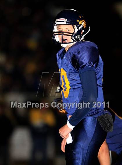 Thumbnail 3 in Arroyo Grande vs. Culver City (CIF SS Western Division Final) photogallery.