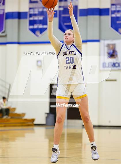 Thumbnail 3 in Portola vs. South Tahoe (Varsity Elite Tournament) photogallery.