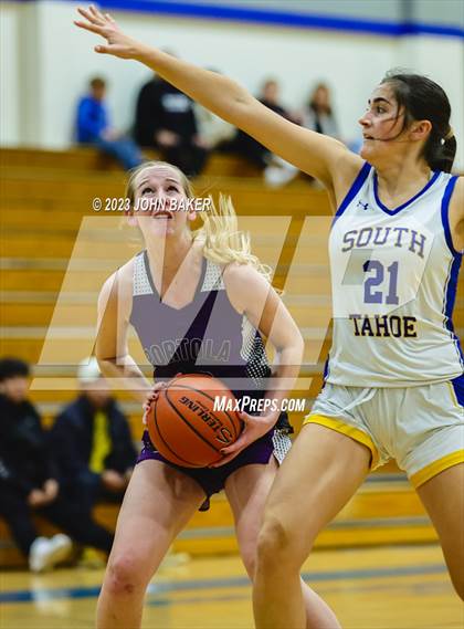 Thumbnail 1 in Portola vs. South Tahoe (Varsity Elite Tournament) photogallery.