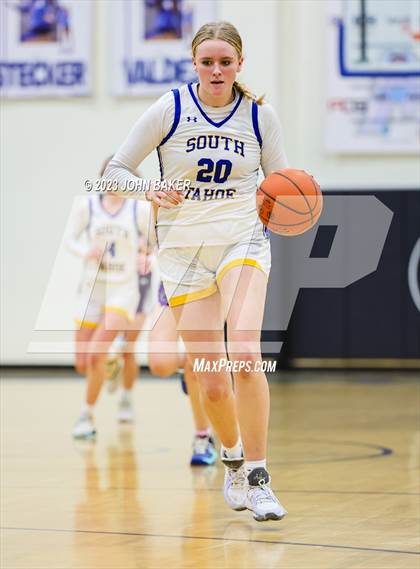 Thumbnail 2 in Portola vs. South Tahoe (Varsity Elite Tournament) photogallery.