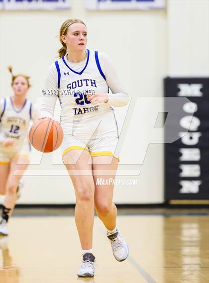 Thumbnail 2 in Portola vs. South Tahoe (Varsity Elite Tournament) photogallery.