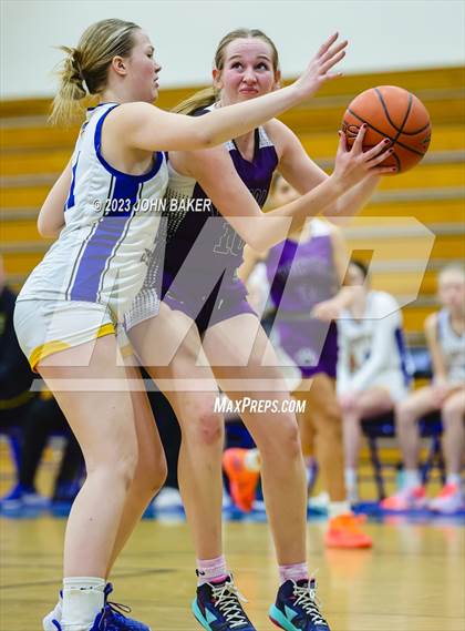 Thumbnail 3 in Portola vs. South Tahoe (Varsity Elite Tournament) photogallery.
