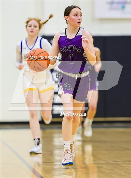Thumbnail 1 in Portola vs. South Tahoe (Varsity Elite Tournament) photogallery.