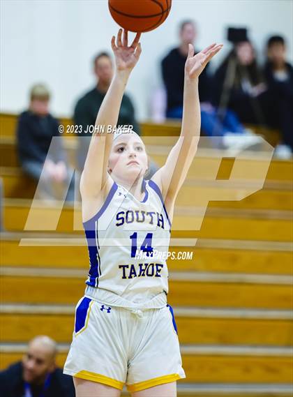 Thumbnail 3 in Portola vs. South Tahoe (Varsity Elite Tournament) photogallery.