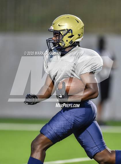 Thumbnail 2 in Klein Collins @ Katy (Scrimmage) photogallery.