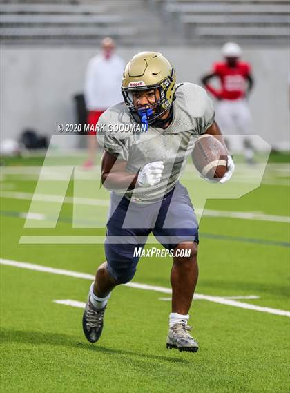 Thumbnail 3 in Klein Collins @ Katy (Scrimmage) photogallery.