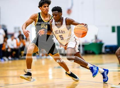 Thumbnail 3 in Divine Savior Academy vs. Mater Lakes Academy (Sun Bash Miami) photogallery.