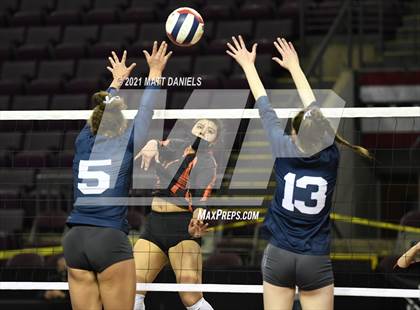 Thumbnail 1 in University @ Lamar (CHSAA 3A Playoff) photogallery.
