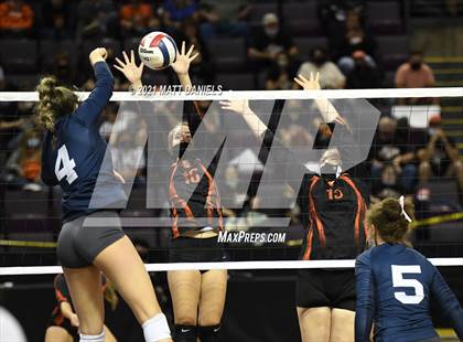 Thumbnail 1 in University @ Lamar (CHSAA 3A Playoff) photogallery.