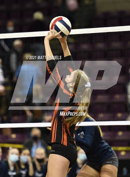 Thumbnail 3 in University @ Lamar (CHSAA 3A Playoff) photogallery.