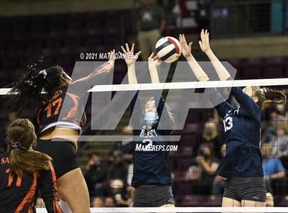 Thumbnail 2 in University @ Lamar (CHSAA 3A Playoff) photogallery.