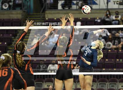 Thumbnail 1 in University @ Lamar (CHSAA 3A Playoff) photogallery.