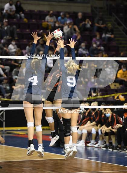 Thumbnail 3 in University @ Lamar (CHSAA 3A Playoff) photogallery.
