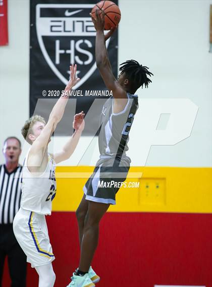Thumbnail 2 in  Agoura vs Quartz Hill photogallery.