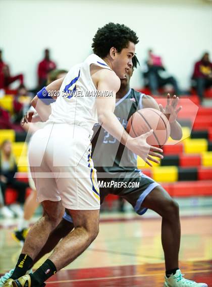 Thumbnail 2 in  Agoura vs Quartz Hill photogallery.