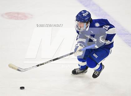 Thumbnail 2 in Darien vs. New Canaan (CIAC DI Final) photogallery.