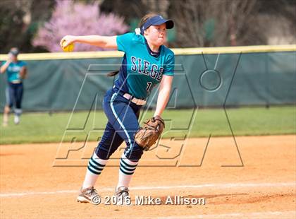 Thumbnail 3 in Baylor vs Siegel  photogallery.