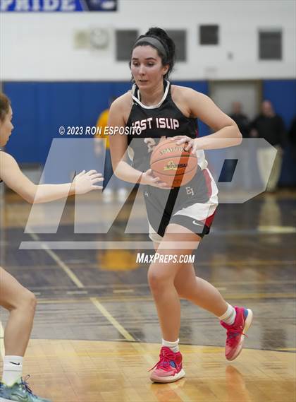 Thumbnail 3 in Kings Park vs East Islip (NYSPHSAA Section XI Class AA Semifinal) photogallery.