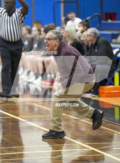 Thumbnail 3 in Kings Park vs East Islip (NYSPHSAA Section XI Class AA Semifinal) photogallery.