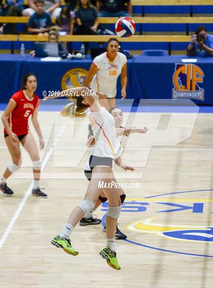 Thumbnail 3 in Valley Christian vs. Cathedral Catholic (CIF State D2 Final) photogallery.