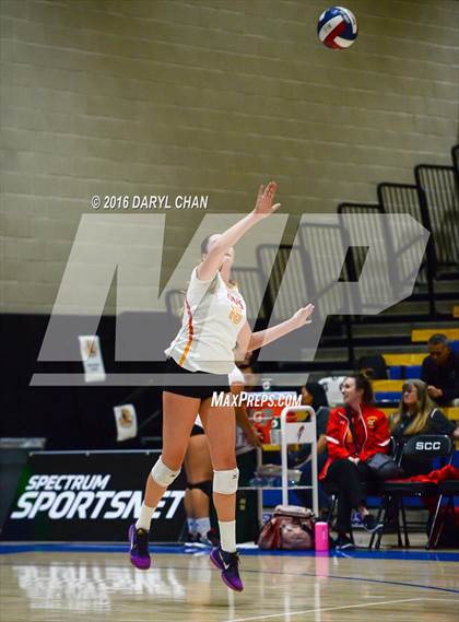 Thumbnail 3 in Valley Christian vs. Cathedral Catholic (CIF State D2 Final) photogallery.