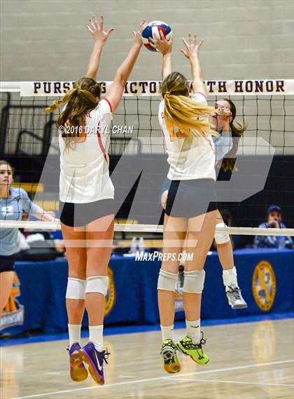 Thumbnail 2 in Valley Christian vs. Cathedral Catholic (CIF State D2 Final) photogallery.