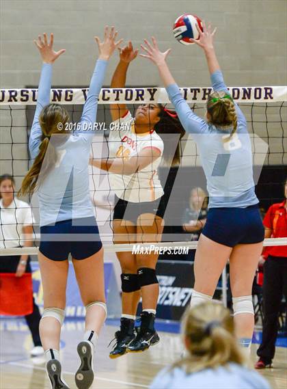 Thumbnail 3 in Valley Christian vs. Cathedral Catholic (CIF State D2 Final) photogallery.