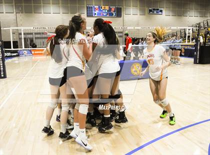 Thumbnail 3 in Valley Christian vs. Cathedral Catholic (CIF State D2 Final) photogallery.