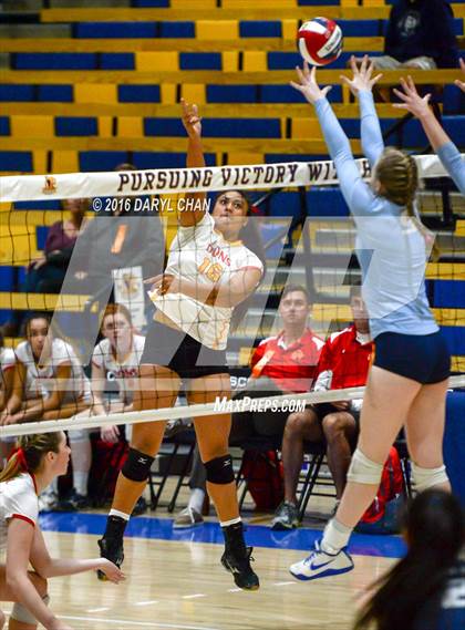 Thumbnail 3 in Valley Christian vs. Cathedral Catholic (CIF State D2 Final) photogallery.