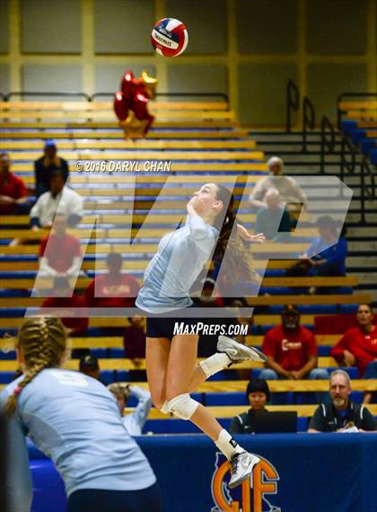 Thumbnail 3 in Valley Christian vs. Cathedral Catholic (CIF State D2 Final) photogallery.