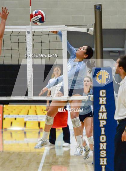 Thumbnail 2 in Valley Christian vs. Cathedral Catholic (CIF State D2 Final) photogallery.