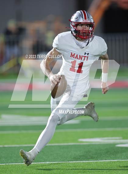 Thumbnail 2 in Manti vs. Richfield (UHSAA 3A Final) photogallery.