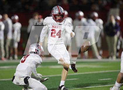 Thumbnail 2 in Manti vs. Richfield (UHSAA 3A Final) photogallery.