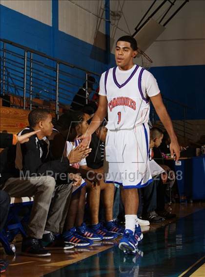 Thumbnail 1 in Bayside vs Mt. St. Michael (Queens Jam Christmas Classic) photogallery.